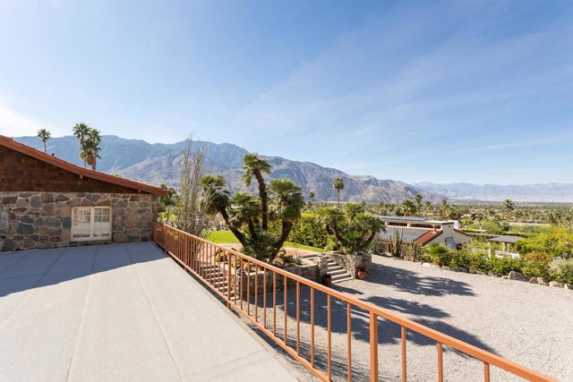 2350 S Araby Drive, Palm Springs, CA 92264
