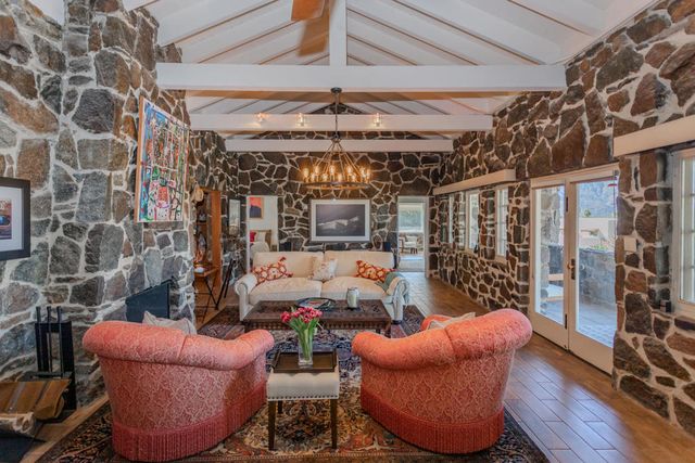 2350 S Araby Drive, Palm Springs, CA 92264