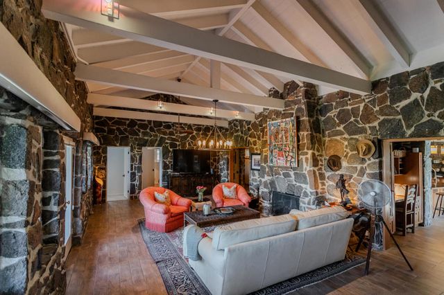 2350 S Araby Drive, Palm Springs, CA 92264