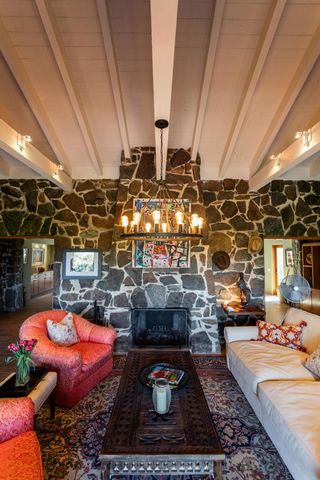 2350 S Araby Drive, Palm Springs, CA 92264