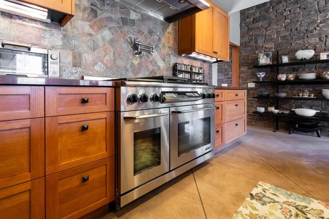 2350 S Araby Drive, Palm Springs, CA 92264