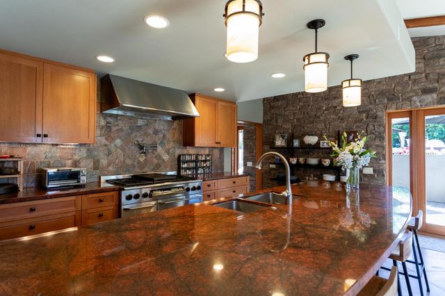 2350 S Araby Drive, Palm Springs, CA 92264