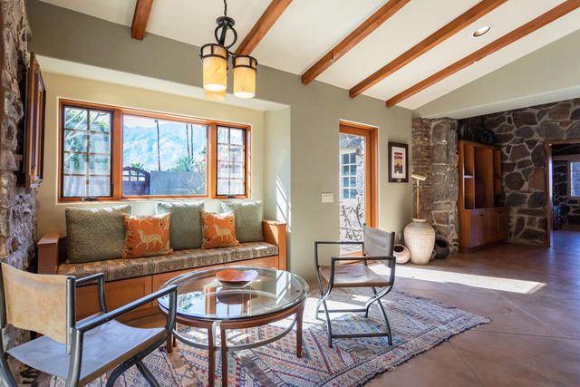 2350 S Araby Drive, Palm Springs, CA 92264