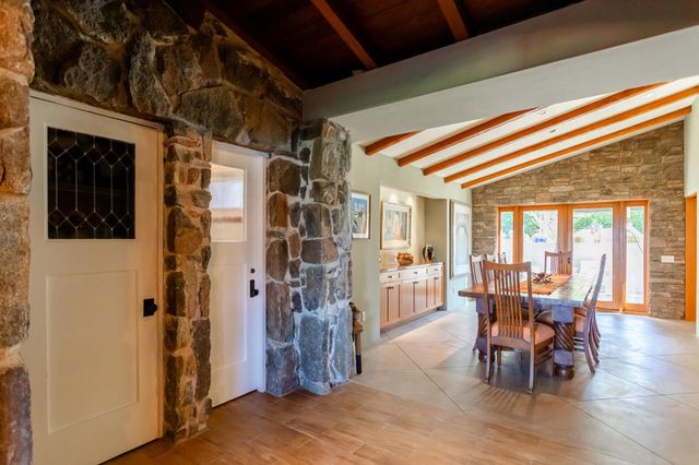 2350 S Araby Drive, Palm Springs, CA 92264