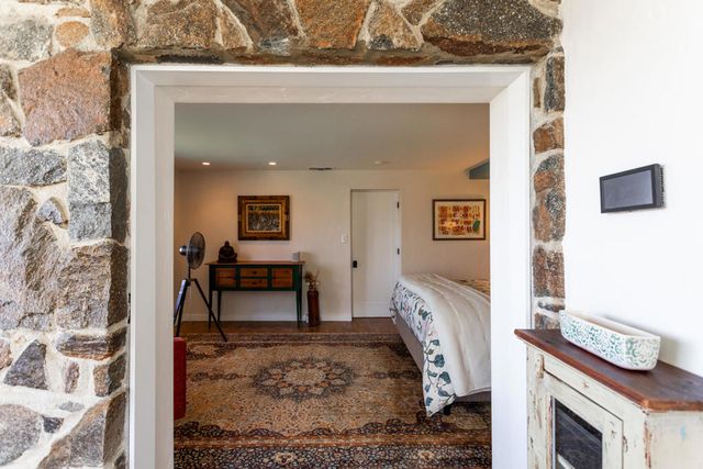 2350 S Araby Drive, Palm Springs, CA 92264