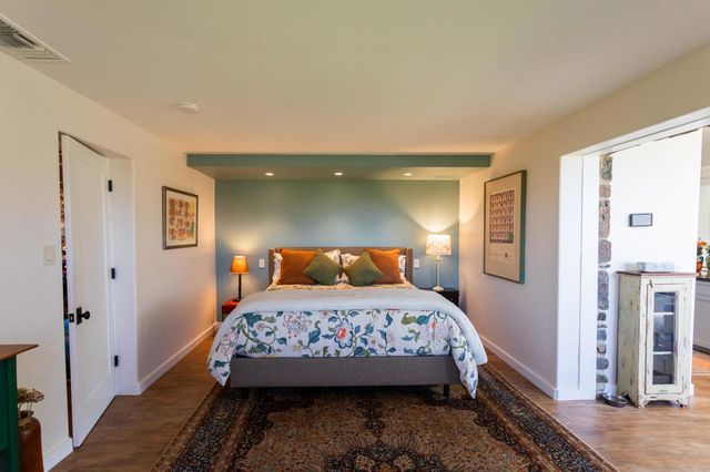 2350 S Araby Drive, Palm Springs, CA 92264