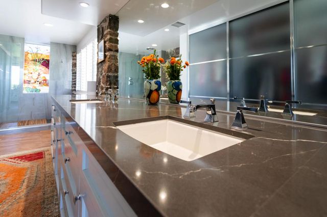 2350 S Araby Drive, Palm Springs, CA 92264