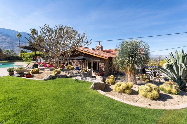 2350 S Araby Drive, Palm Springs, CA 92264