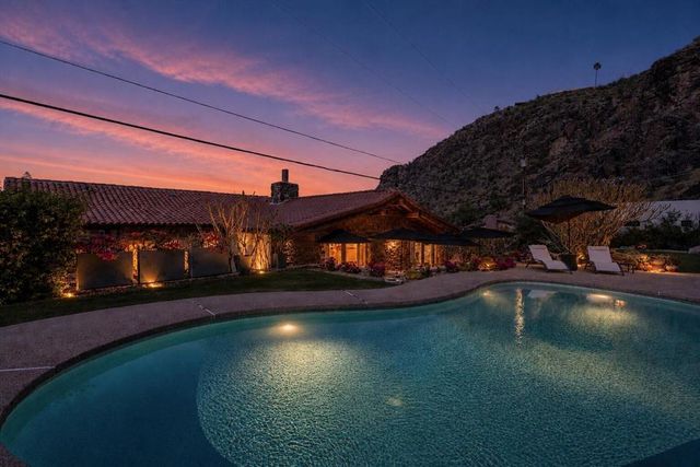 2350 S Araby Drive, Palm Springs, CA 92264