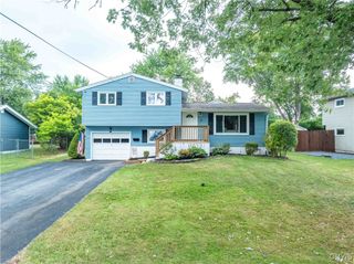 17 Mango Lane, Clay, NY 13090