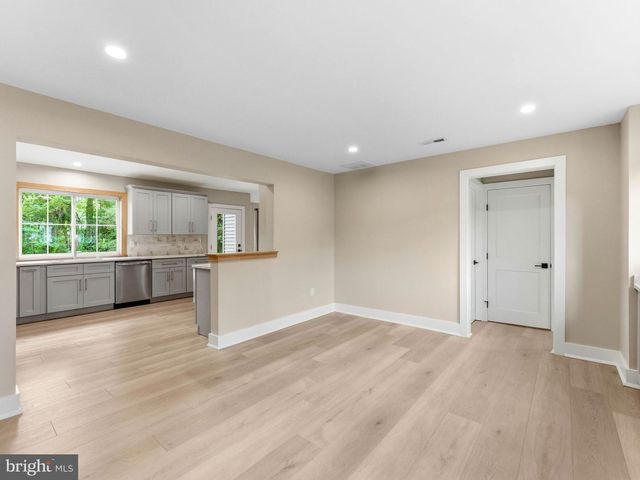 205 E MERCHANT ST, Audubon, NJ 08106