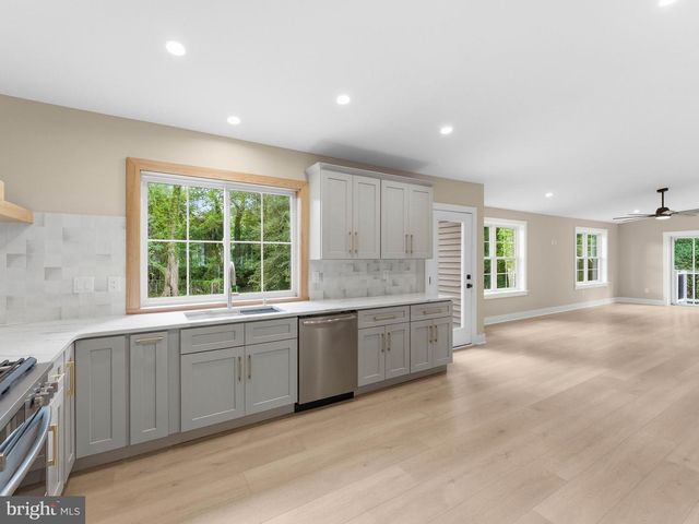 205 E MERCHANT ST, Audubon, NJ 08106