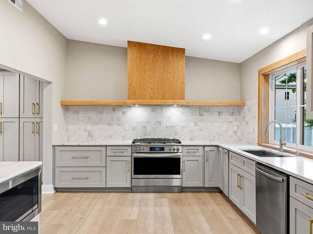 205 E MERCHANT ST, Audubon, NJ 08106