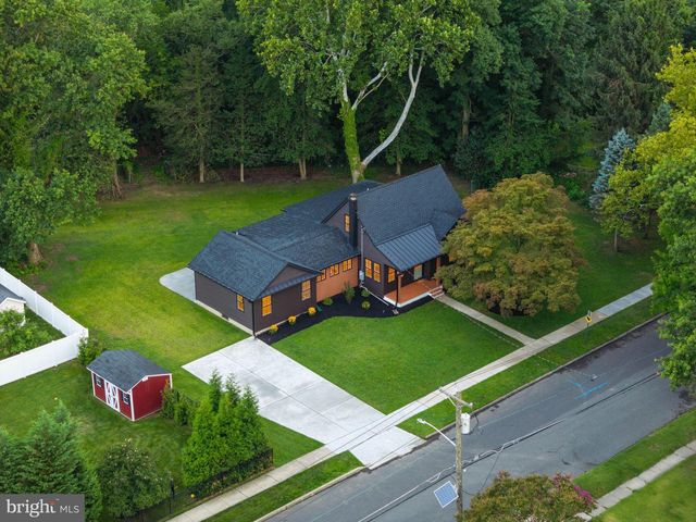 205 E MERCHANT ST, Audubon, NJ 08106