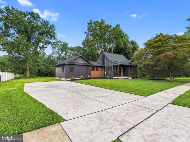 205 E MERCHANT ST, Audubon, NJ 08106