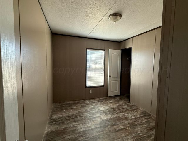 1042 S WILCOX Street, Pampa, TX 79065