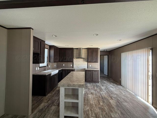 1042 S WILCOX Street, Pampa, TX 79065