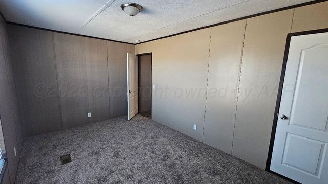 1042 S WILCOX Street, Pampa, TX 79065