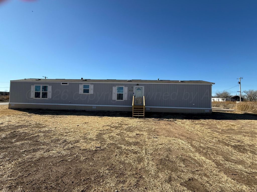 1042 S WILCOX Street, Pampa, TX 79065
