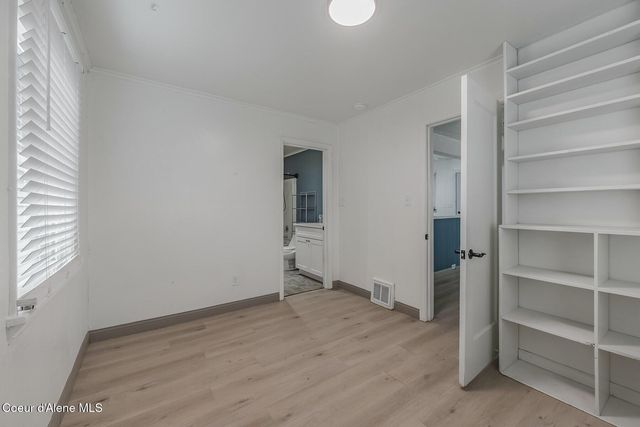 727 E Crown Ave, Spokane, WA 99207