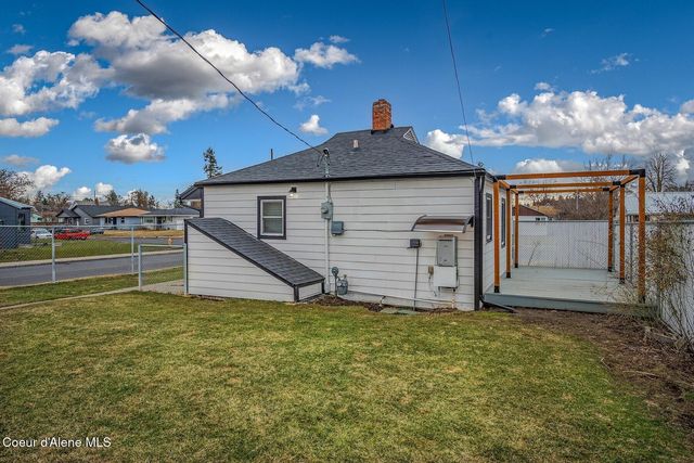 727 E Crown Ave, Spokane, WA 99207