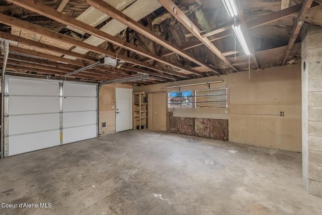 727 E Crown Ave, Spokane, WA 99207