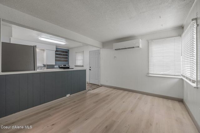 727 E Crown Ave, Spokane, WA 99207