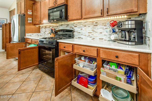 41701 W AVELLA Drive, Maricopa, AZ 85138