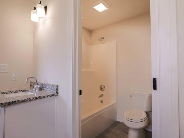 1759 Trailbrook Drive, Valparaiso, IN 46383