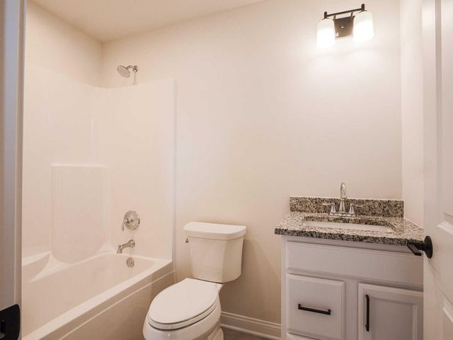 1759 Trailbrook Drive, Valparaiso, IN 46383