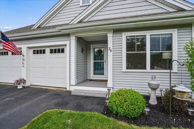 28 Pasture Lane, Nashua, NH 03062