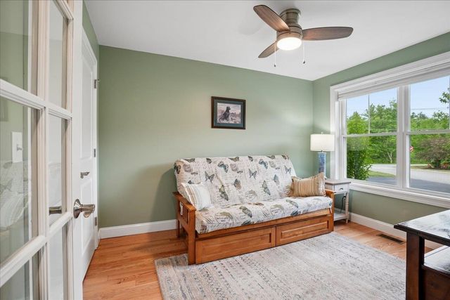 28 Pasture Lane, Nashua, NH 03062