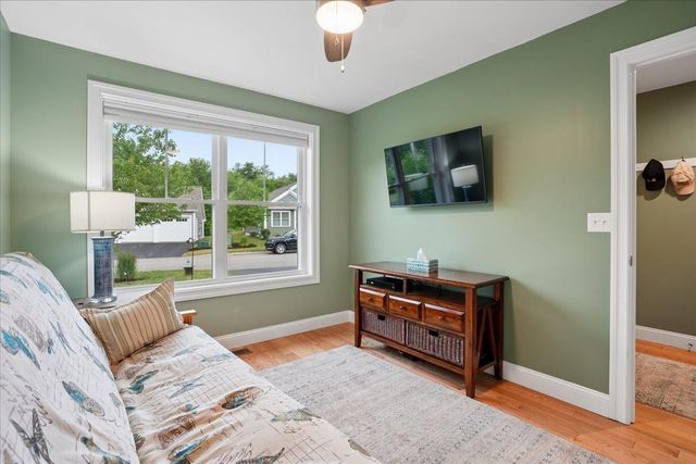 28 Pasture Lane, Nashua, NH 03062