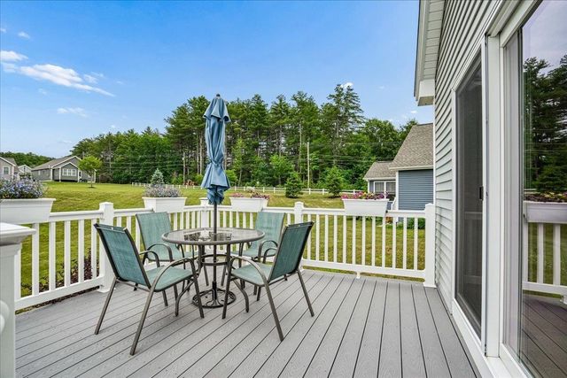 28 Pasture Lane, Nashua, NH 03062