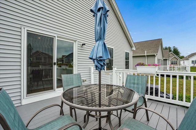 28 Pasture Lane, Nashua, NH 03062