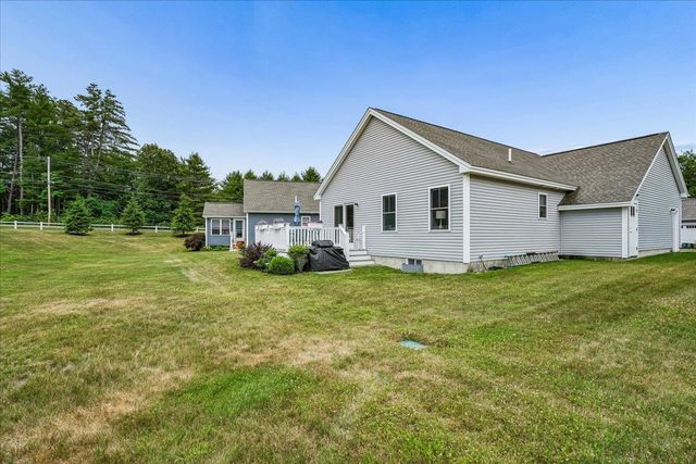 28 Pasture Lane, Nashua, NH 03062