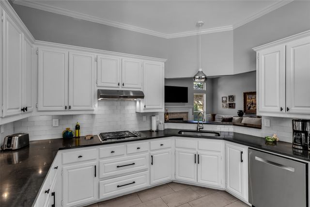 2613 Rockport Circle, Garland, TX 75044