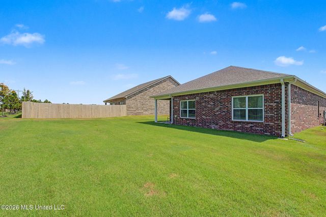 99 Twin Lakes Drive, Byhalia, MS 38611