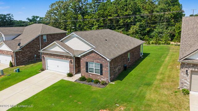 99 Twin Lakes Drive, Byhalia, MS 38611