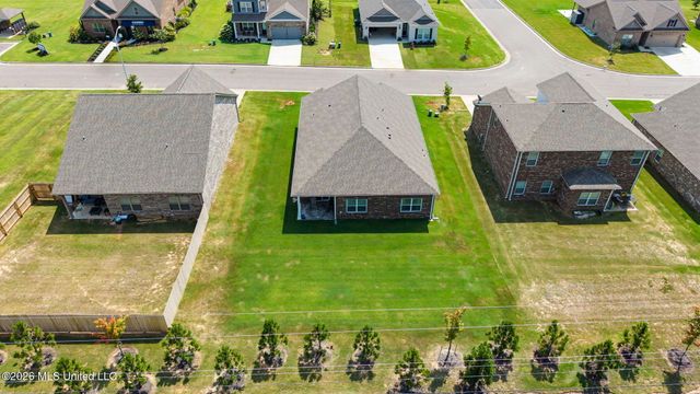 99 Twin Lakes Drive, Byhalia, MS 38611