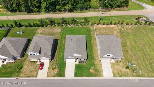 99 Twin Lakes Drive, Byhalia, MS 38611