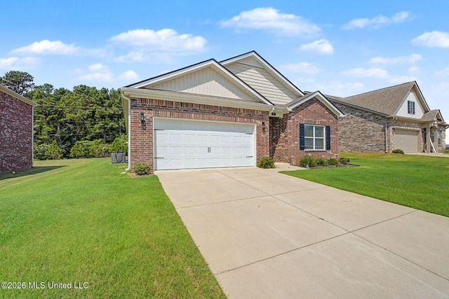 99 Twin Lakes Drive, Byhalia, MS 38611