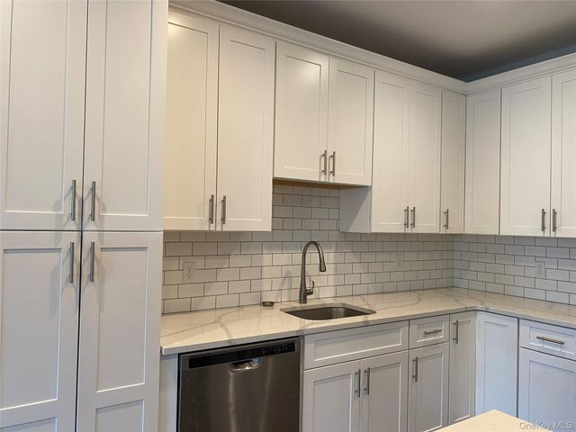 840 Montauk Highway 3C, Copiague, NY 11726