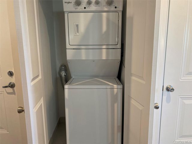 840 Montauk Highway 3C, Copiague, NY 11726