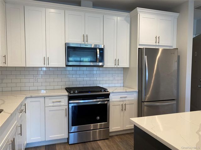 840 Montauk Highway 3C, Copiague, NY 11726