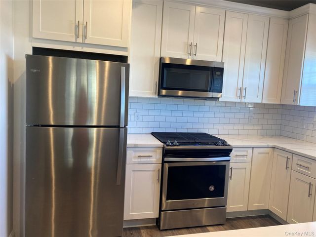 840 Montauk Highway 3C, Copiague, NY 11726