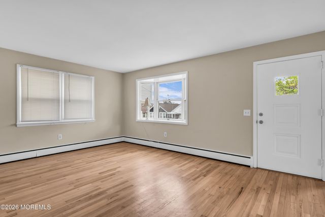 324 Dupont Avenue, Seaside Heights, NJ 08751