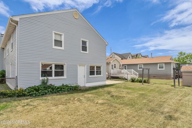 324 Dupont Avenue, Seaside Heights, NJ 08751