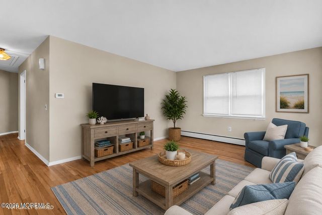 324 Dupont Avenue, Seaside Heights, NJ 08751