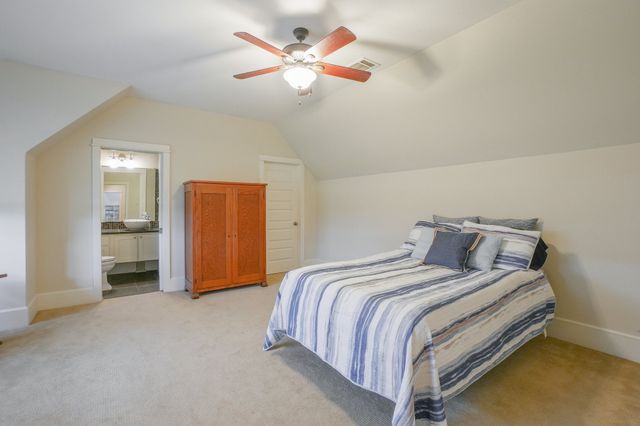 6407 Meadowcrest Lane, Flower Mound, TX 75022